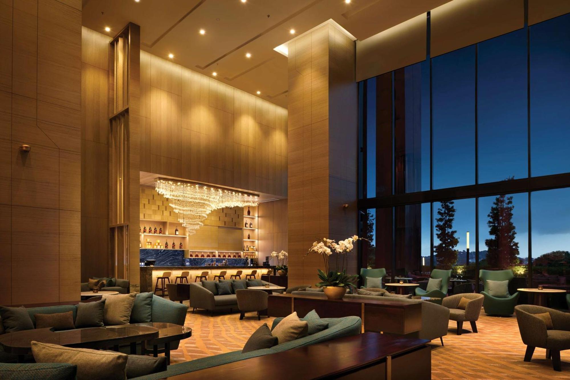 Doubletree By Hilton Shah Alam I-City Exterior foto The lounge at the hotel